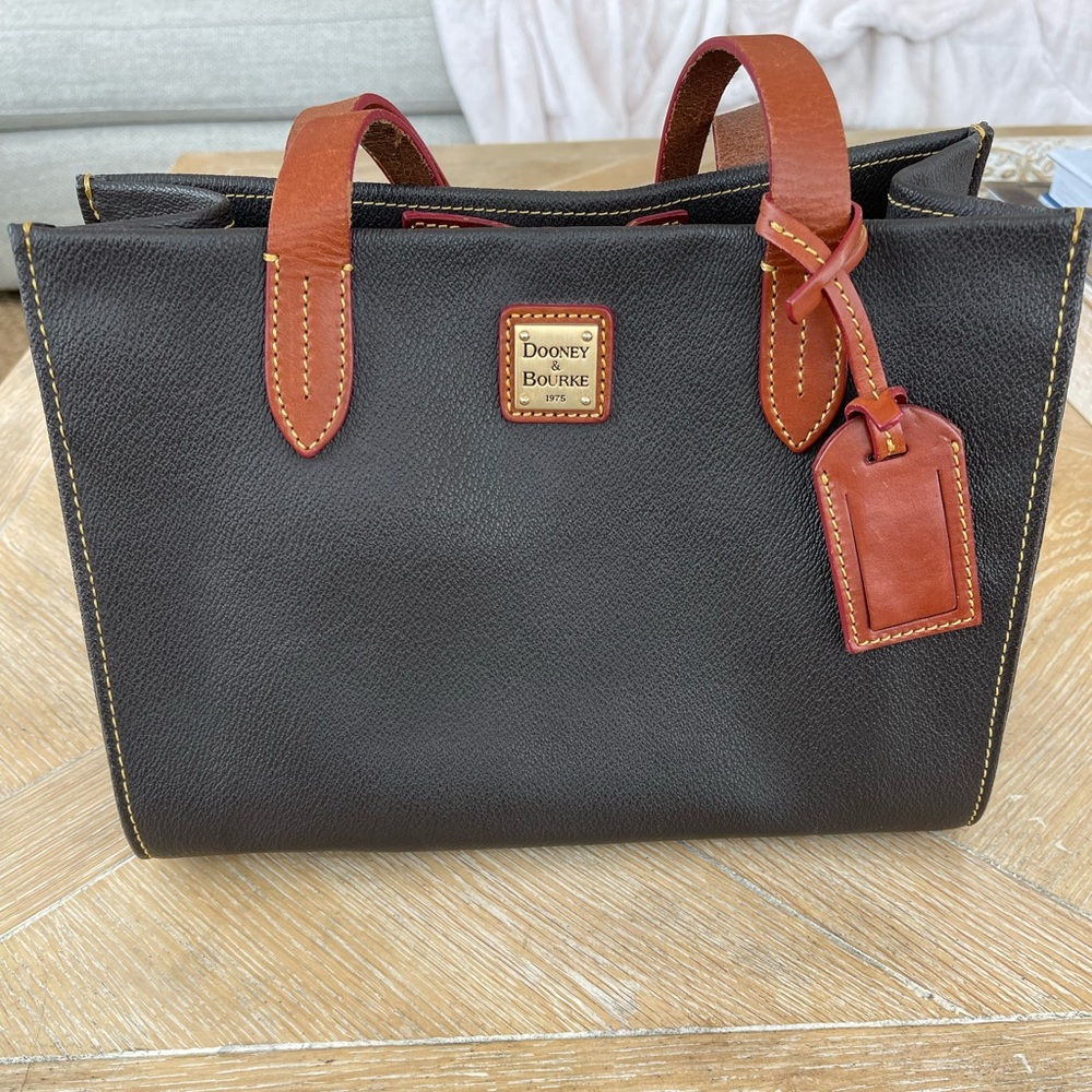 Dooney & Bourke Bag, excellent condition